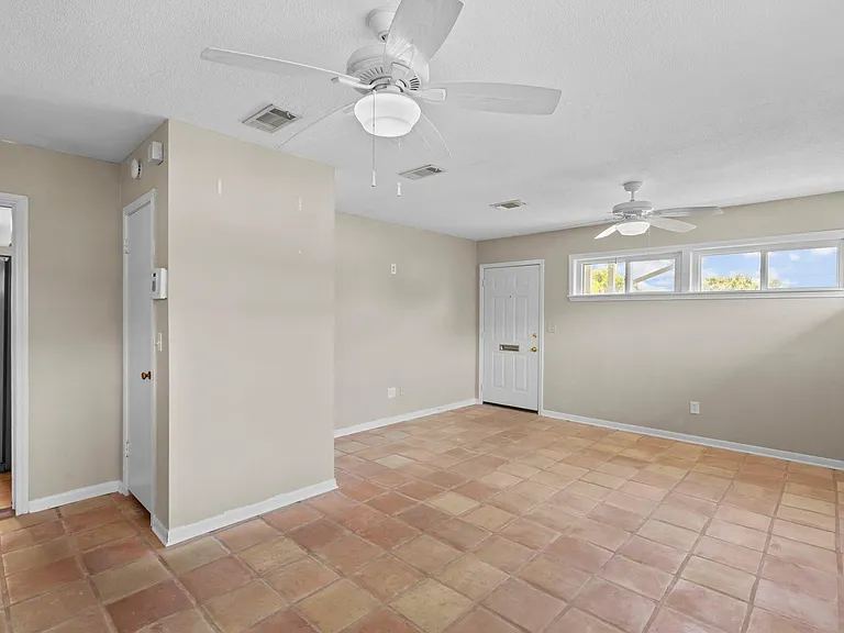 13 Lyncrest Dr — Photo 8