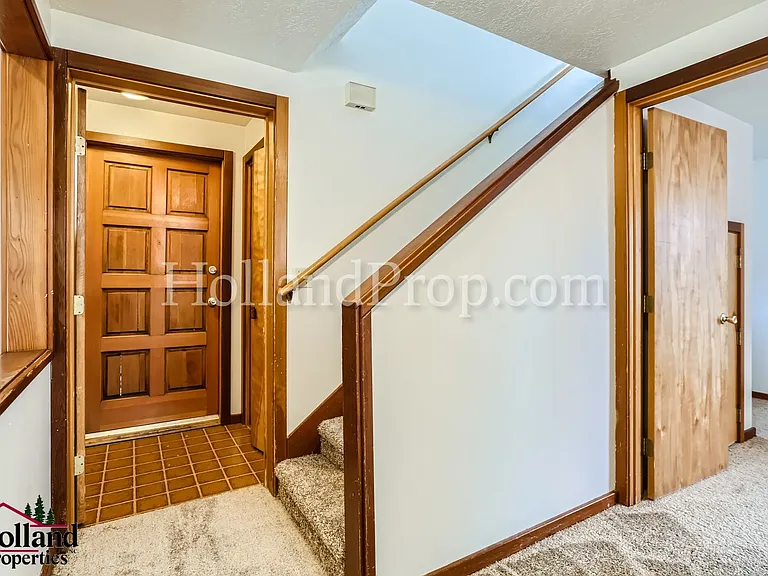 1719 Main St #1 — Photo 3