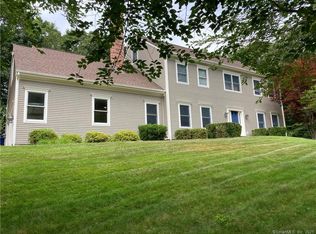 6 Lantern Ln, Old Lyme, CT 06371