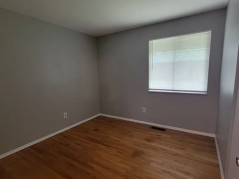 800 Laredo Ave — Photo 9
