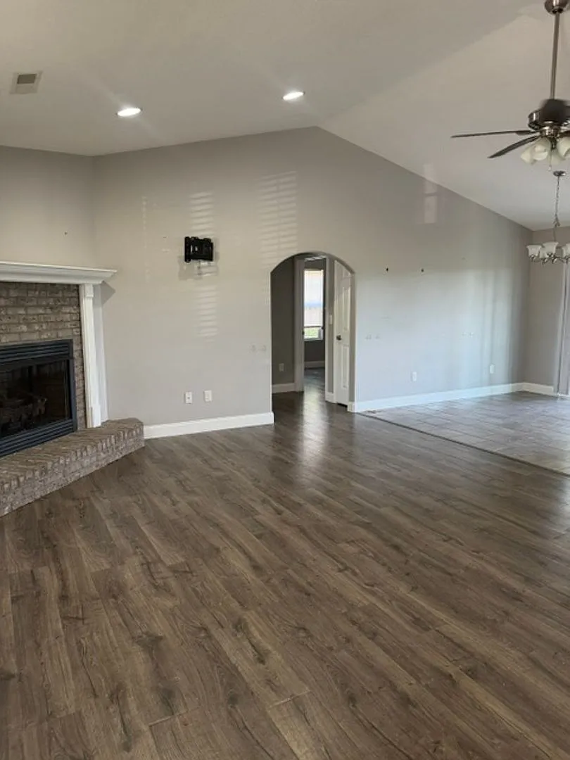 3 bed, 2.0 bath, 1456 sqft, $1,850 — Photo 3