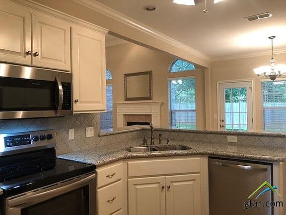4th image of 808 Keble Ln