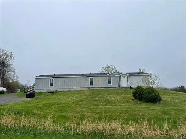 109 Skinner Rd, Sandy Creek, NY 13145