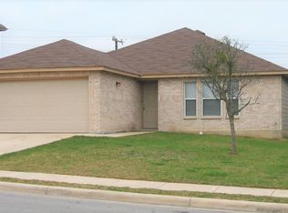 7715 Avery Rd, Live Oak, TX 78233