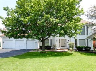 8S251 Hampton Cir, Naperville, IL 60540