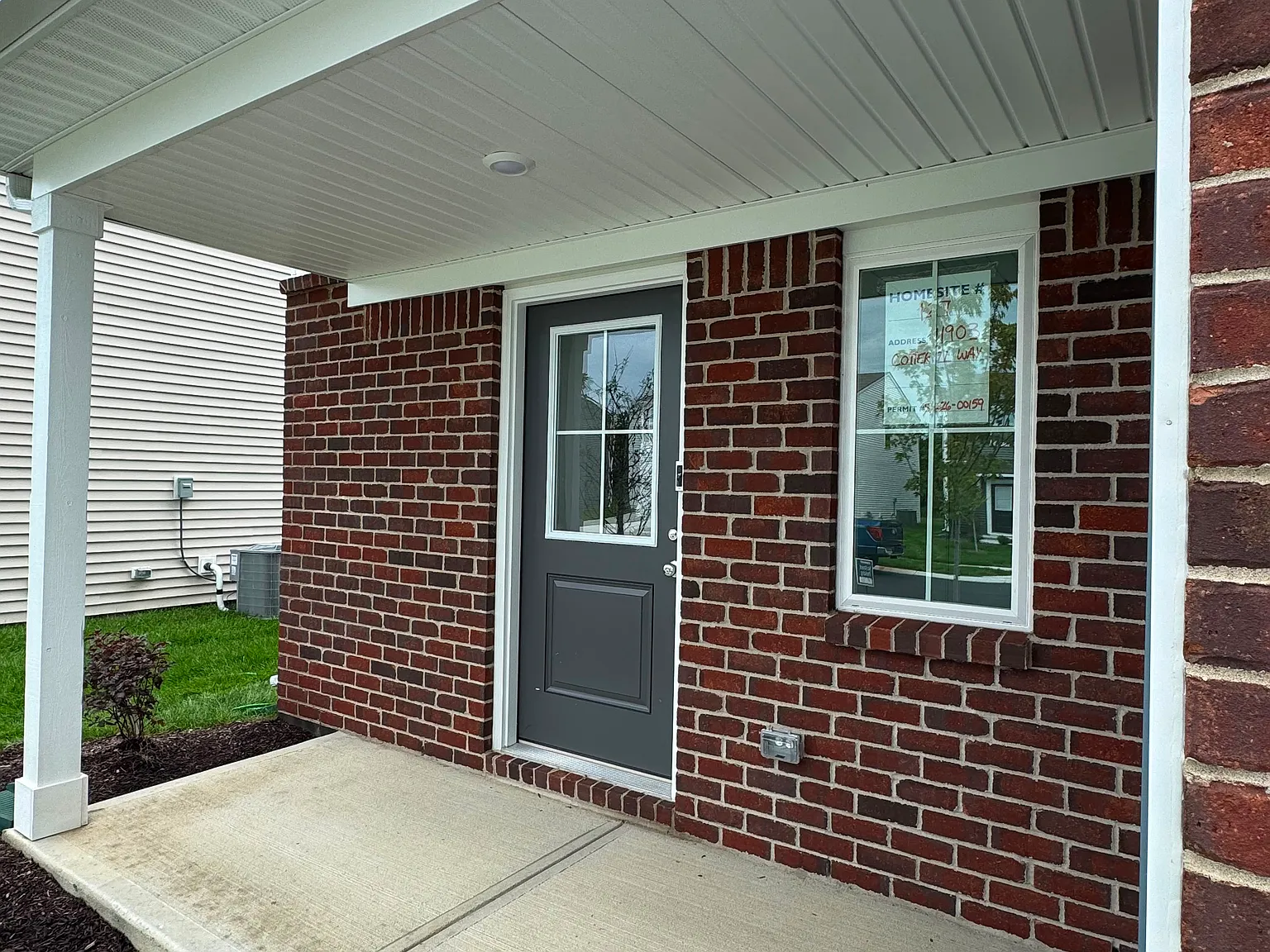 4 bed, 2.5 bath, 1794 sqft, $2,200 — Photo 3