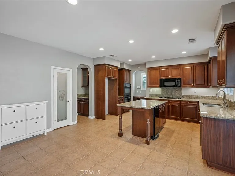 7961 Spaniel Ct — Photo 10