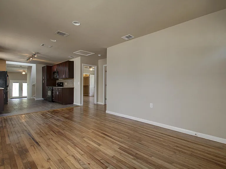 4509 Depew Ave — Photo 8