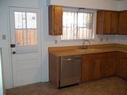 4th image of 3113 Candlelight Dr NE APT B
