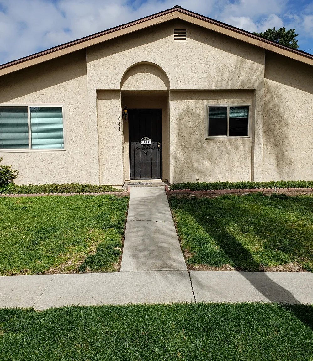 1044 Turnstone Way - 1 — Photo 2