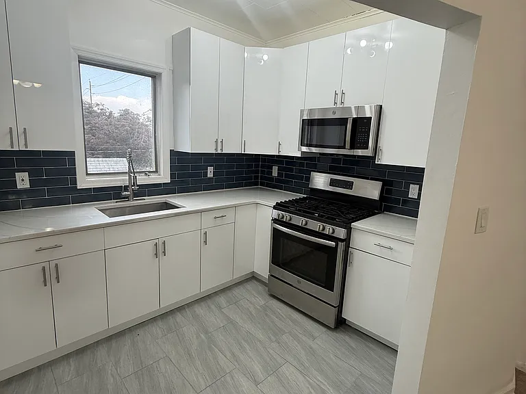 492 Madeline Ave #2 — Photo 12