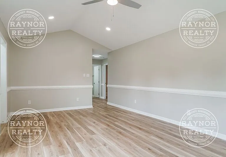 118 Murphy Dr — Photo 3