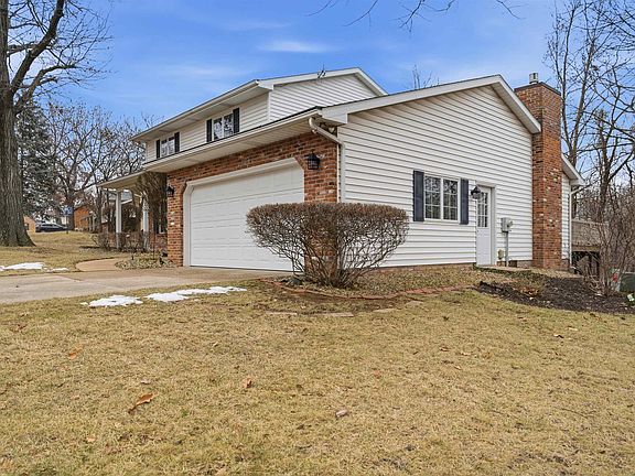 3rd image of 123 Royal Vista Dr