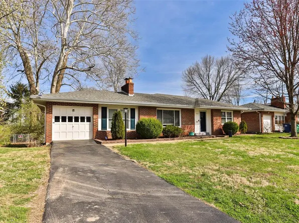 1206 Santa Fe Dr, Saint Louis, MO 63119