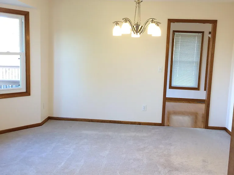 1200 NE Franklin Dr — Photo 6