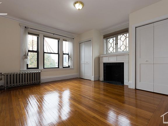 4th image of 452 Park Dr APT 21