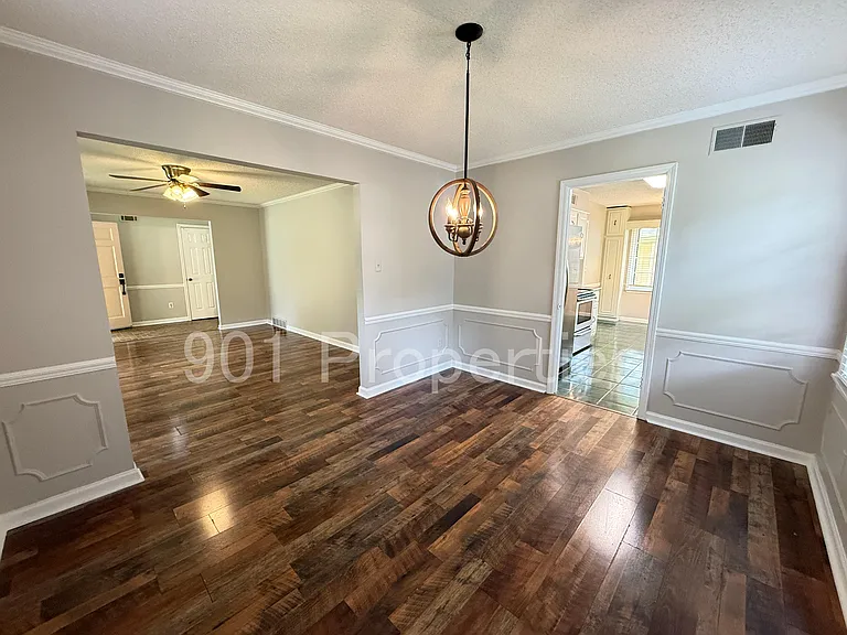 6080 Barrentine Dr — Photo 3