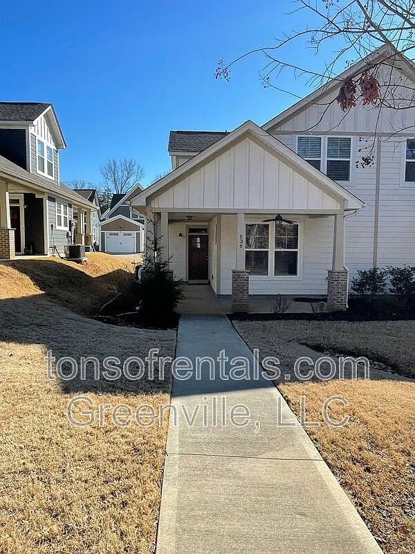 3 bed, 2.5 bath, 1557 sqft, $2,300 — Photo 1