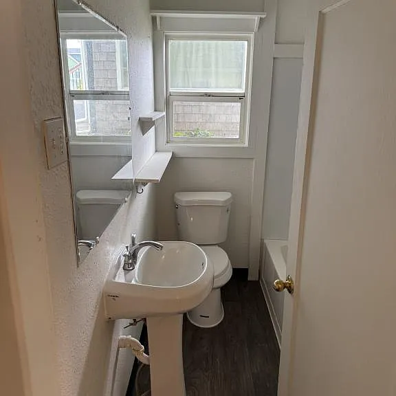 410 12th Ave — Photo 4
