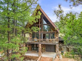 2250 Grizzly Dr, Overgaard, AZ 85933