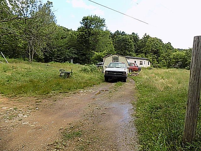 2nd image of 271 Wolf Run Rd