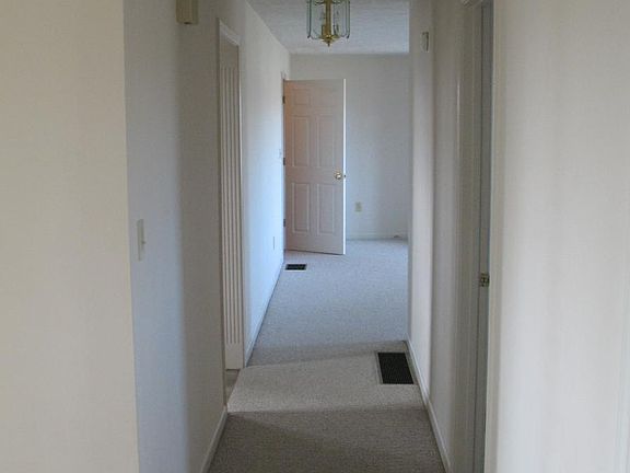 Open traffic zone layout