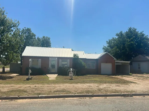1702 9th St, Levelland, TX 79336