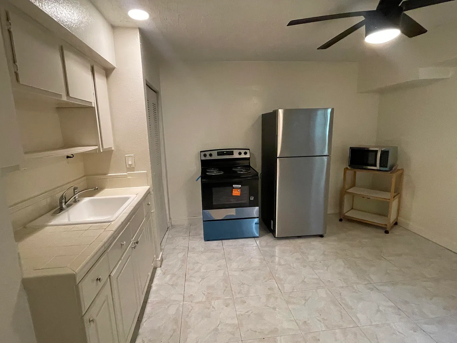 1 bed, 2.0 bath, 700 sqft, $1,500 — Photo 2