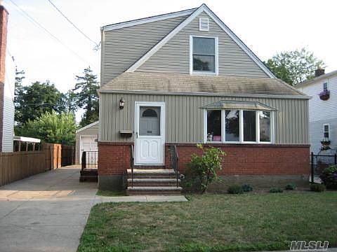 1st image of 550 11th Ave