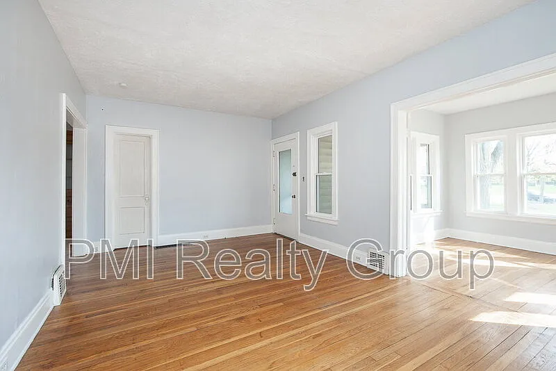 18906 W Neff Rd photo 1