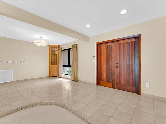 4th image of 10020 SW 102nd Avenue Rd