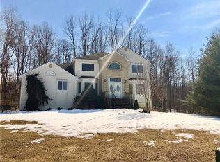 35 Anderson Rd, Pomona, NY 10970