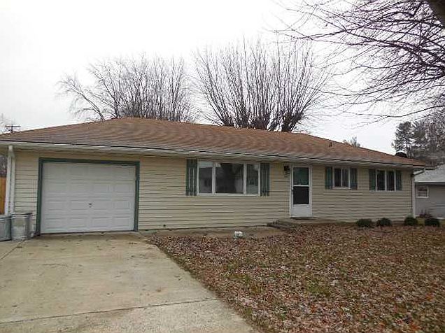 1st image of 229 W Ash St
