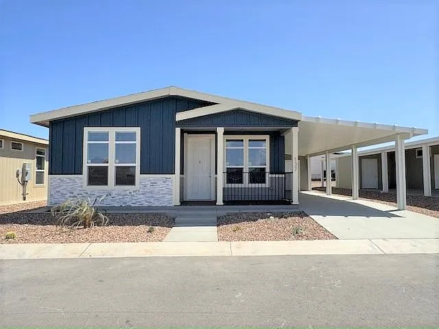 3 bed, 2.0 bath, 1447 sqft, $1,575 — Photo 4
