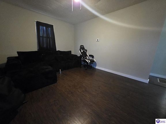 2nd image of 206 Browns Ct