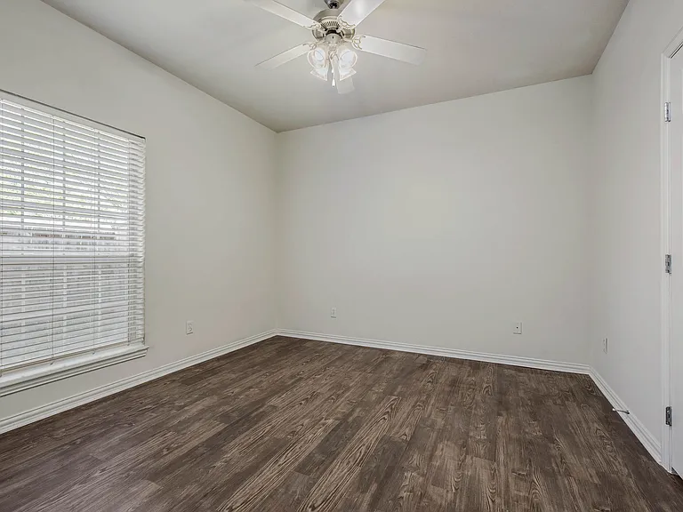 1001 Krenek Tap Rd #702 — Photo 6