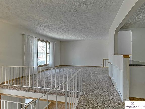 4th image of 1114 Laport Dr
