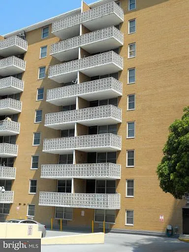 2030 N Adams St #811 — Photo 3