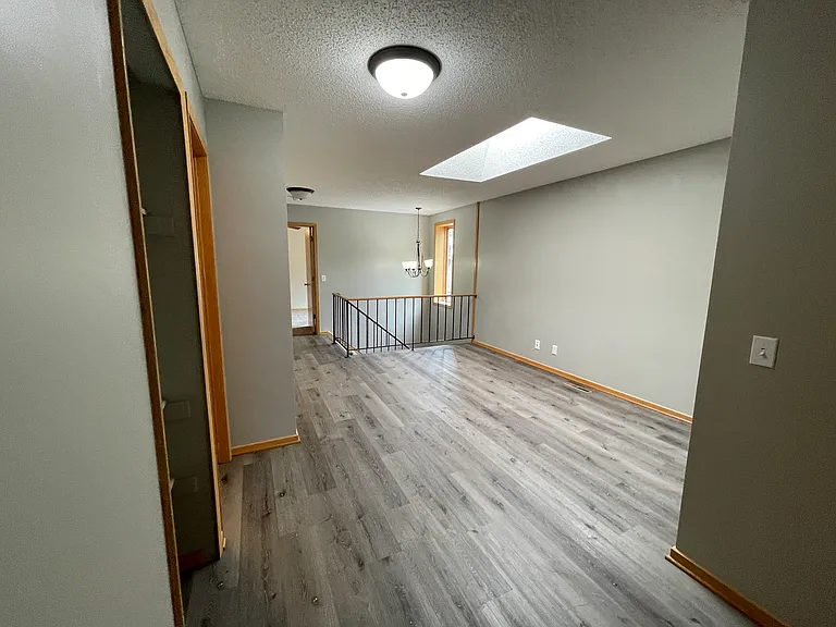 350 Oakwood Dr — Photo 15