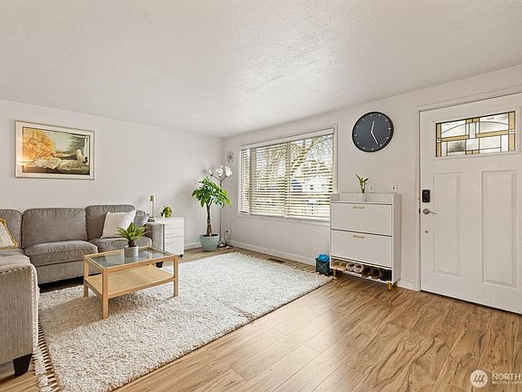 4th image of 12067 Renton Avenue S