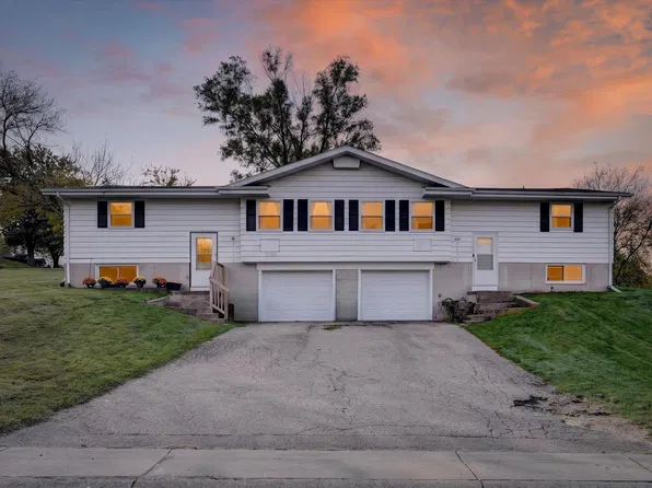 3116 Hampshire Rd, Janesville, WI 53546