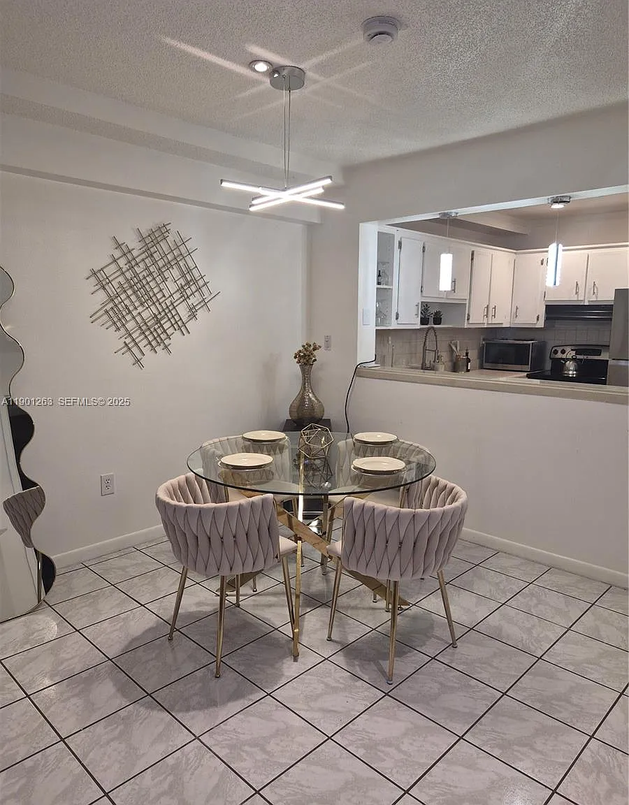 1 bed, 676 sqft, $3,200 — Photo 4