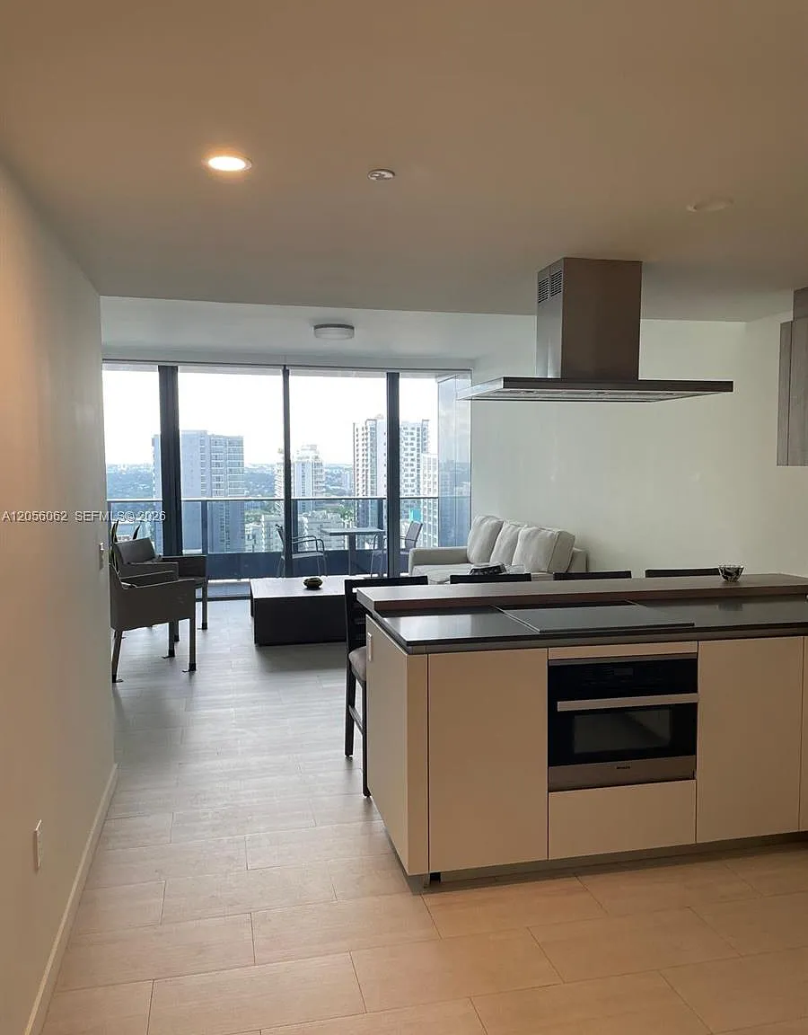 Brickell Flatiron — Photo 1
