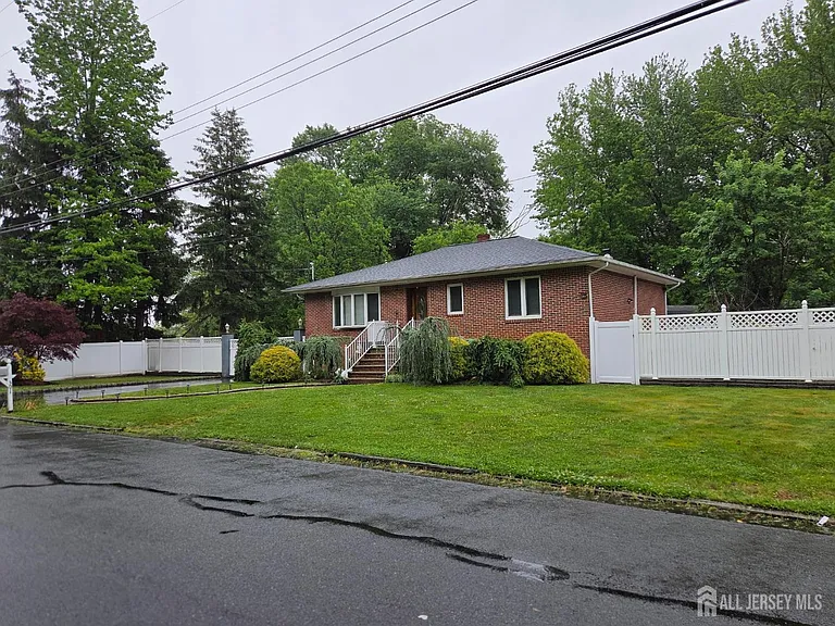 301 Matchaponix Rd — Photo 2