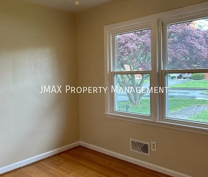 5240 Springlawn Ave — Photo 8