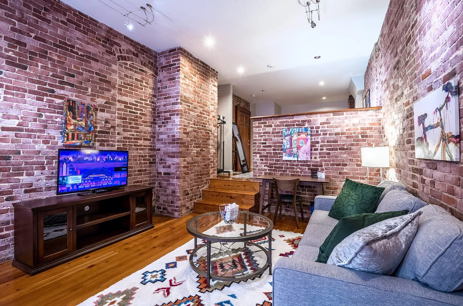 1 bed, 1.0 bath, 645 sqft, $7,236 — Photo 2
