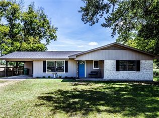 312 Heath Ave, Madisonville, TX 77864