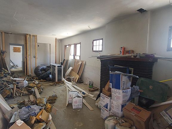 2nd image of 1469 Bryden Rd