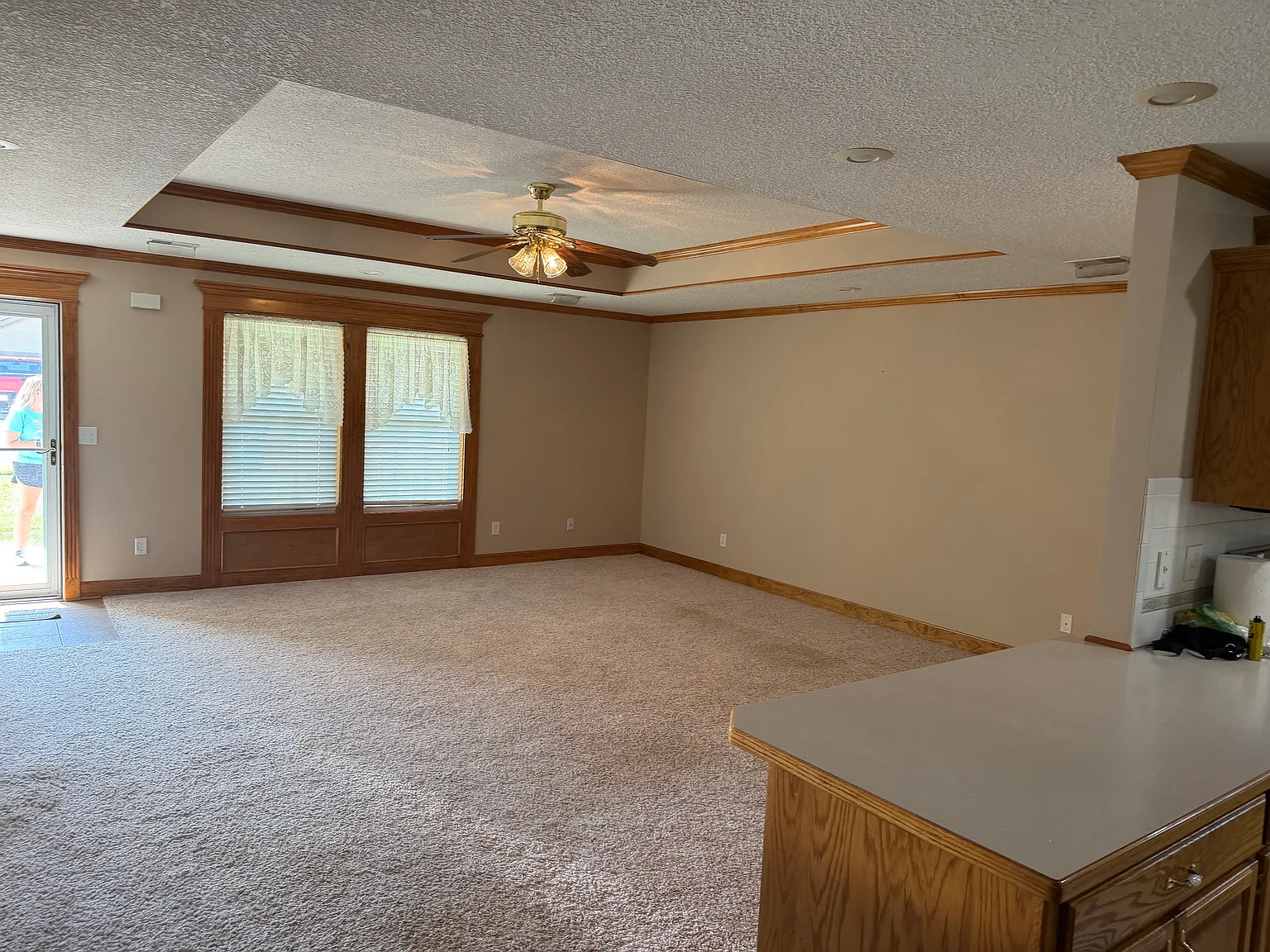 3 bed, 1438 sqft, $2,200 — Photo 4