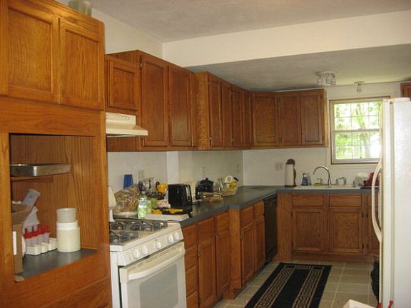 4th image of 211 N Ozark St